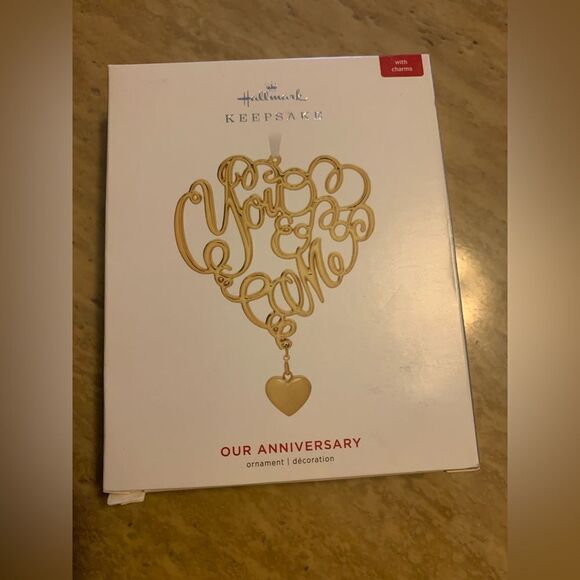 Hallmark Keepsake Christmas Ornament 2019 “You and Me” w/ interchangeable heart - Picture 9 of 9